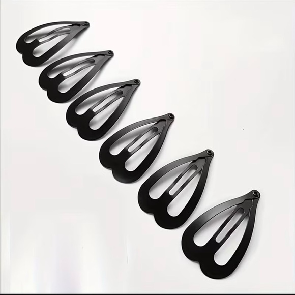 Accessories - Set of 6 🖤Black Heart-Shaped Hair Clips